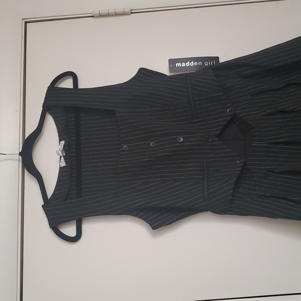 *NWT* Madden Girl Black Pinstripe Mini Dress - Picture 3 of 16